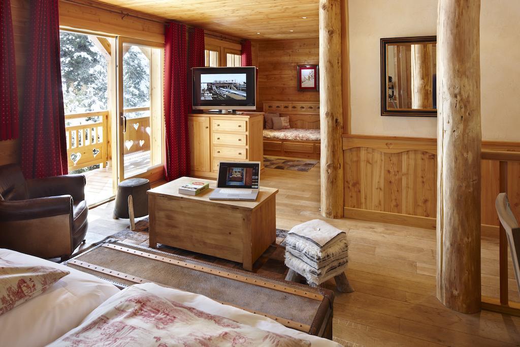 Hotel Chalet Mounier لو دوز آلب الغرفة الصورة