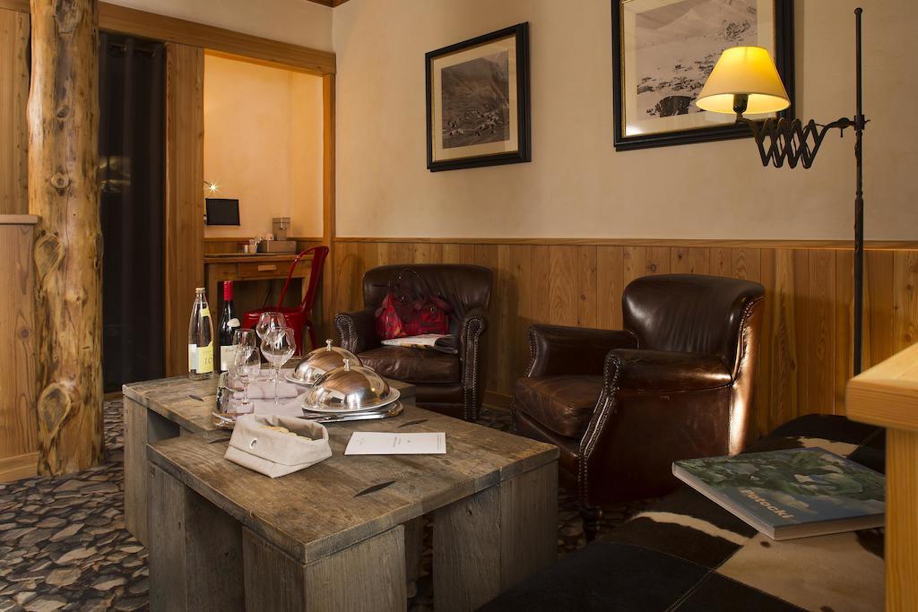 Hotel Chalet Mounier لو دوز آلب الغرفة الصورة